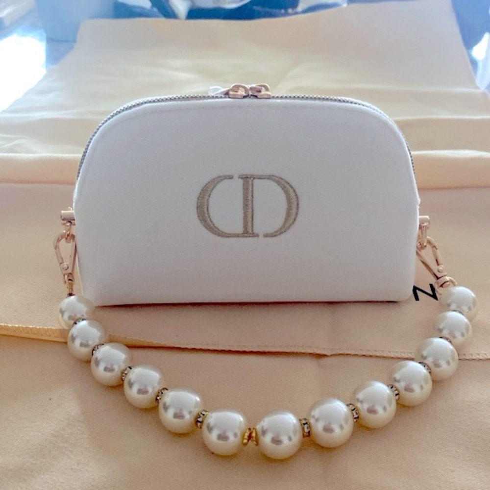 Dior Gift Set - Picture 3 of 8